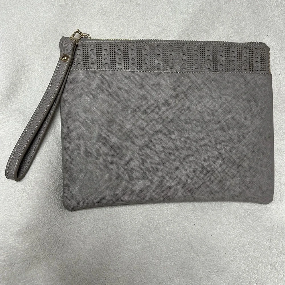 Sole Society Gray Large Clutch IPad Top Zip Purse, LIKE NEW! NEVER USED!